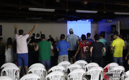 Foto Encontro Local de Avivamento de Jovens e Adultos