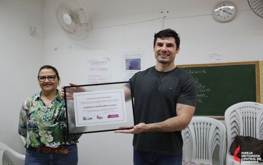 Foto Entrega dos Casaquinhos de Bebe Para a Missão na Jordânia