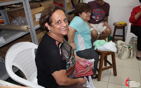 Foto Entrega dos Casaquinhos de Bebe Para a Missão na Jordânia