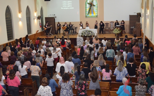 Foto Re Vestidas - Dia Internacional da Mulher