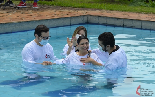 Foto Batismo Ponto Missionário Londrina Leste