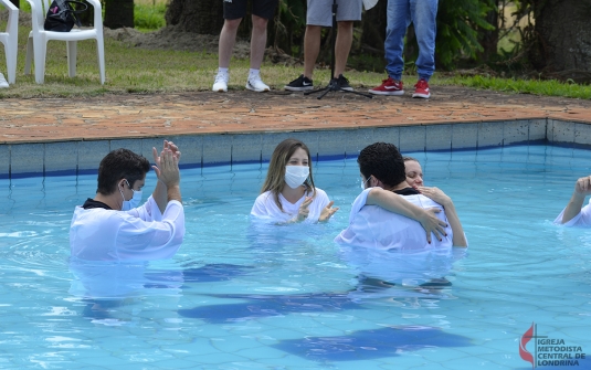 Foto Batismo Ponto Missionário Londrina Leste