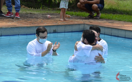 Foto Batismo Ponto Missionário Londrina Leste