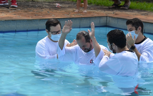 Foto Batismo Ponto Missionário Londrina Leste